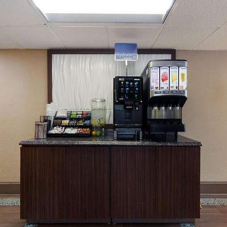 Best Western Hampton Coliseum Inn Екстер'єр фото