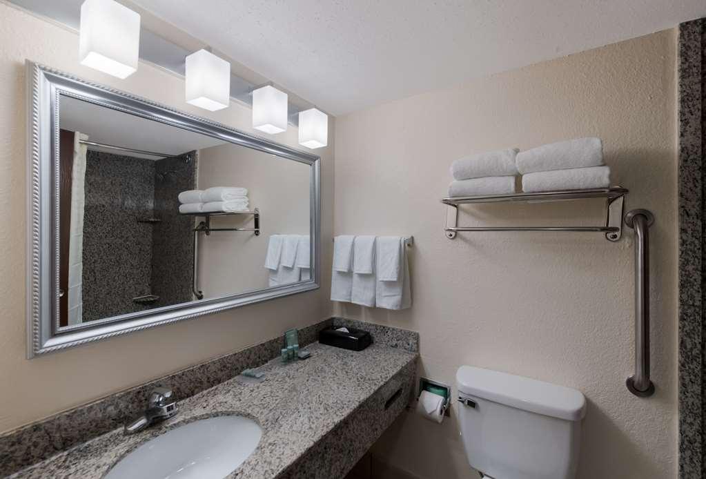 Best Western Hampton Coliseum Inn Номер фото