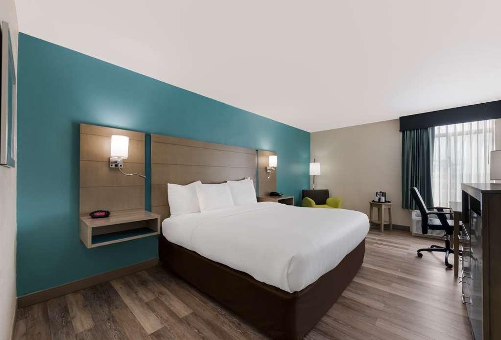 Best Western Hampton Coliseum Inn Номер фото